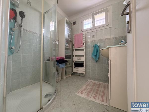 Maison
                                                                                                                                                                                                                                                                                                                        5 pièce(s)                                                                                                                                                                                                          3 chambre(s)                                                                                                                                                                                                          93.68  m²
