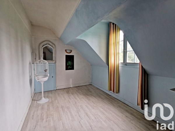 Demeure 9 pièces de 239 m² à Montgivray (36400)