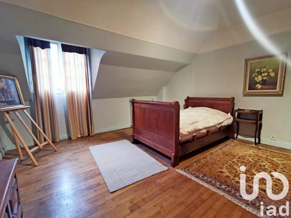 Demeure 9 pièces de 239 m² à Montgivray (36400)