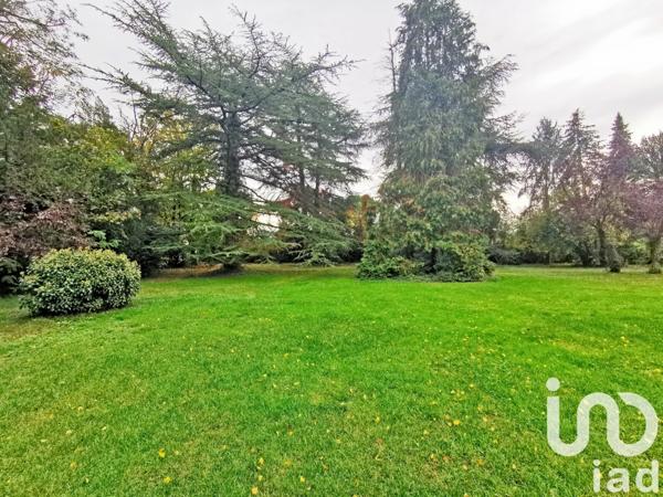 Demeure 9 pièces de 239 m² à Montgivray (36400)