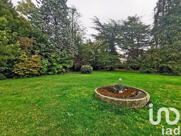 Demeure 9 pièces de 239 m² à Montgivray (36400)