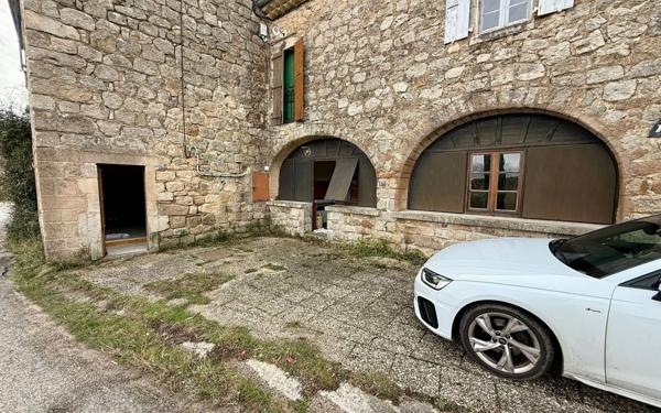 Maison à vendre    3 pièces •  Payzac