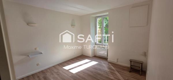 Maison d'habitation 92m², 2 chambres, 2 salles d'eau.