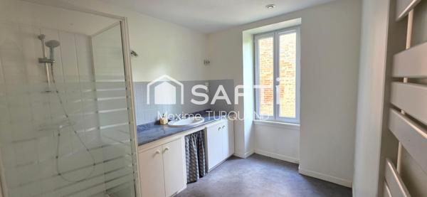 Maison d'habitation 92m², 2 chambres, 2 salles d'eau.