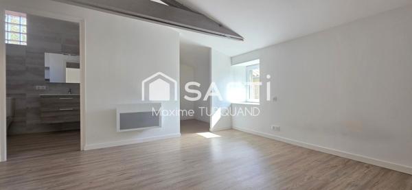 Maison d'habitation 92m², 2 chambres, 2 salles d'eau.