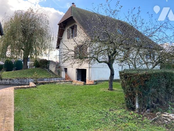 MAISON SPACIEUSE AVEC GRANDE DEPENDANCE ENTRE CAEN ET LISIEUX SUR BEAU TERRAIN DE 2.710 M²