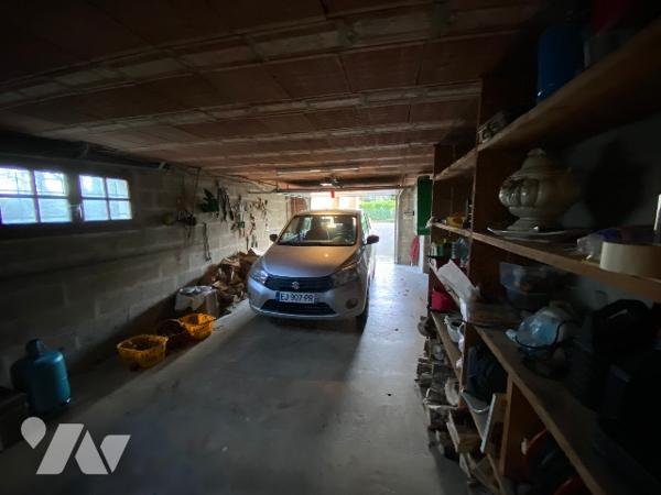 MAISON SPACIEUSE AVEC GRANDE DEPENDANCE ENTRE CAEN ET LISIEUX SUR BEAU TERRAIN DE 2.710 M²