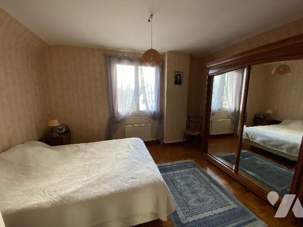 MAISON SPACIEUSE AVEC GRANDE DEPENDANCE ENTRE CAEN ET LISIEUX SUR BEAU TERRAIN DE 2.710 M²