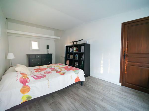 Villa La Roquette Sur Siagne/ Cannes La Bocca -  4 pièce(s) 115 m² - piscine -  1100m² de terrain