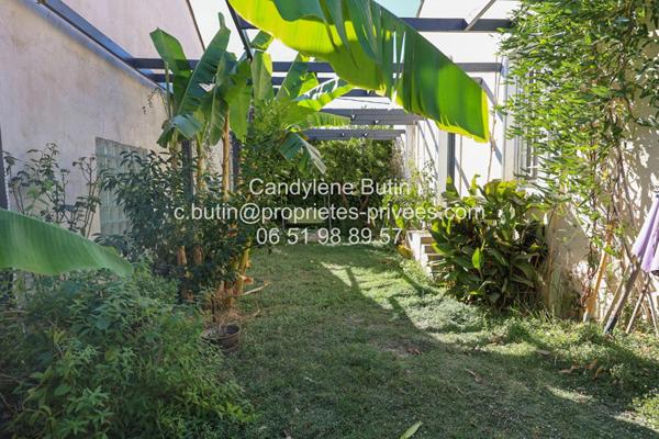 Maison de charme de plain-pied de 129 m² avec piscine et jardin intimiste ,Centre-ville