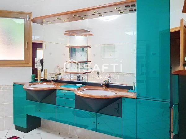 luxueuse maison d'architecte avec piscine intérieure