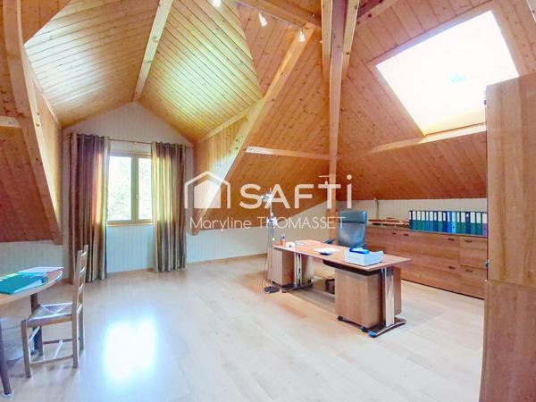 luxueuse maison d'architecte avec piscine intérieure