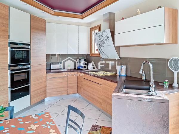 luxueuse maison d'architecte avec piscine intérieure