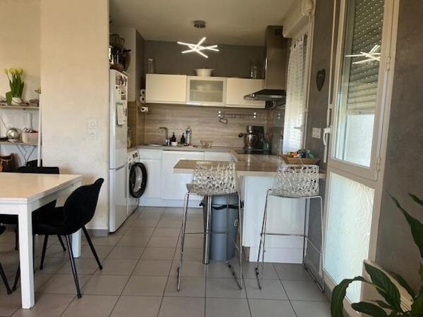 En Exclusivité, Appartement de type 4 avec terrasse et parking privé.