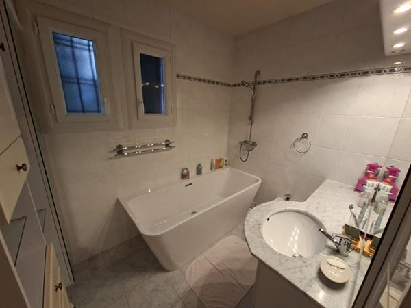 Maison sur Saint Hilaire Saint Florent 124 m², à proximité des commerces et du centre ville de Saumur