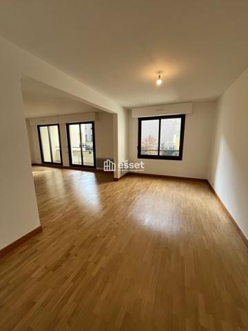 Location Appartement 4 pièces 95.3 m² - Paris 75017