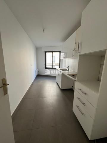 Location Appartement 4 pièces 95.3 m² - Paris 75017