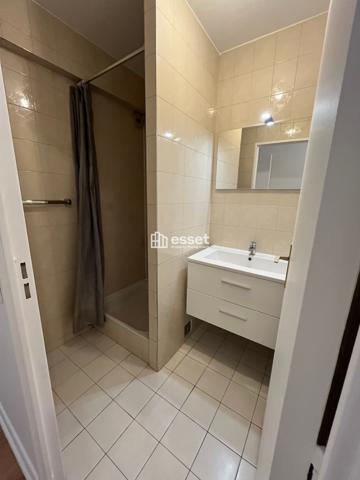 Location Appartement 4 pièces 95.3 m² - Paris 75017