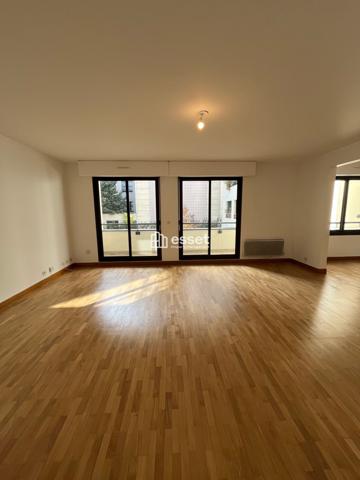 Location Appartement 4 pièces 95.3 m² - Paris 75017