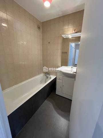 Location Appartement 4 pièces 95.3 m² - Paris 75017
