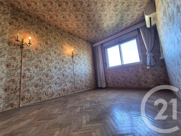 Appartement F4 à vendre  5 pièces - 141,29 m2 SALON DE PROVENCE - 13