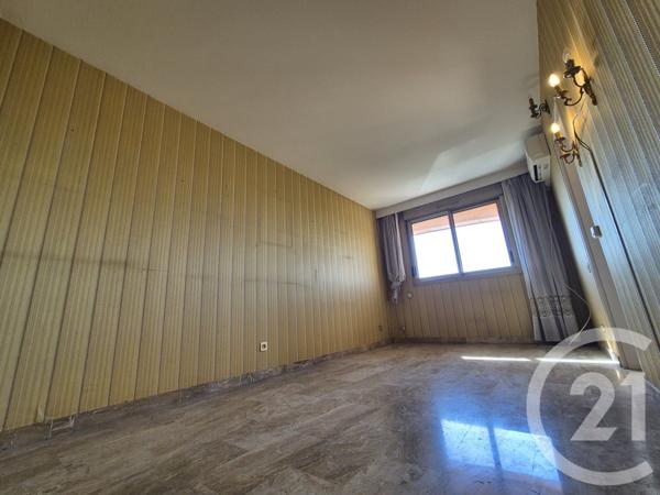 Appartement F4 à vendre  5 pièces - 141,29 m2 SALON DE PROVENCE - 13