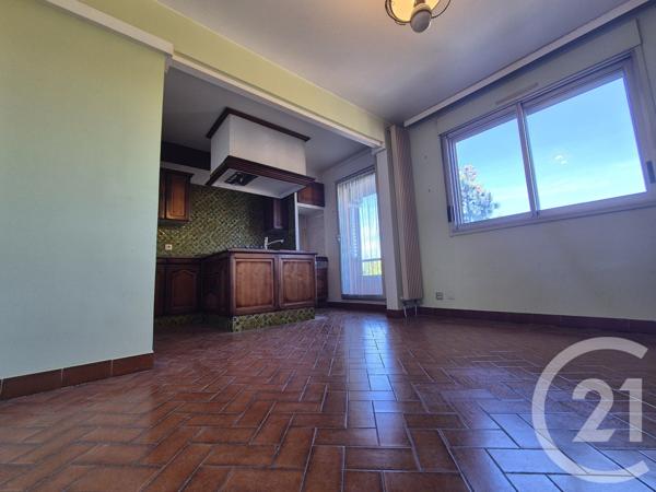 Appartement F4 à vendre  5 pièces - 141,29 m2 SALON DE PROVENCE - 13