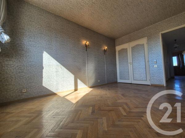 Appartement F4 à vendre  5 pièces - 141,29 m2 SALON DE PROVENCE - 13