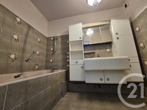 Appartement F4 à vendre  5 pièces - 141,29 m2 SALON DE PROVENCE - 13