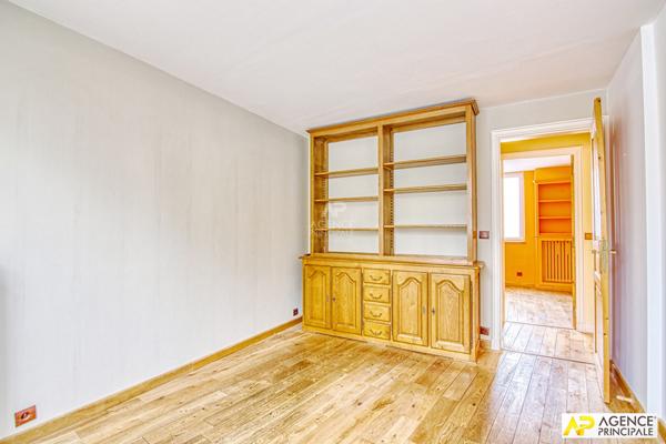 Versailles Clagny Appartement 4 pièces 86 m² carrez avec cave et parking €490 000 ** - Référence 27568