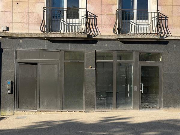 A louer Centre ville Laval, Local commercial 60 m2 , Laval A louer Centre ville Laval, Local commercial 60 m2 , Laval