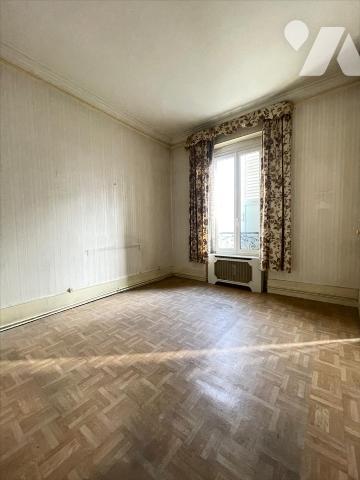 À vendre — Charmant 3 pièces à rénover à Asnières-sur-Seine
