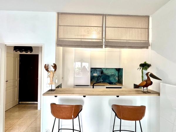 LA BAULE HYPER CENTRE-APPARTEMENT DE 44M2-TERRASSE DE 17M2-APERÇU MER-GARAGE-CAVE-TOUT À PIED