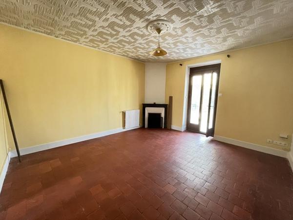 Maison à louer 875 € CC Mehun-sur-Yèvre 5 p 113 m² DPE D