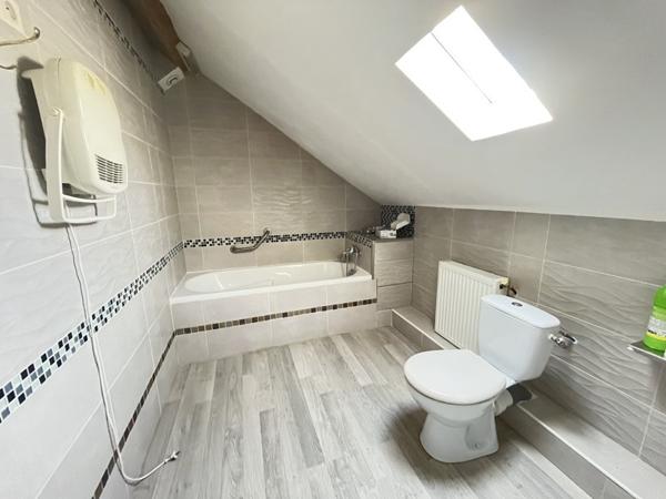 Maison à louer 875 € CC Mehun-sur-Yèvre 5 p 113 m² DPE D