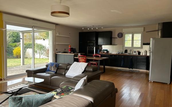 Maison à vendre    5 pièces • 171 m2 Périgny