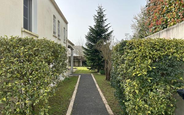 Maison à vendre    5 pièces • 171 m2 Périgny