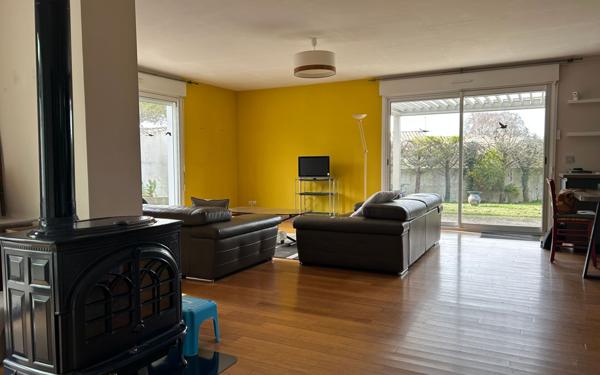 Maison à vendre    5 pièces • 171 m2 Périgny