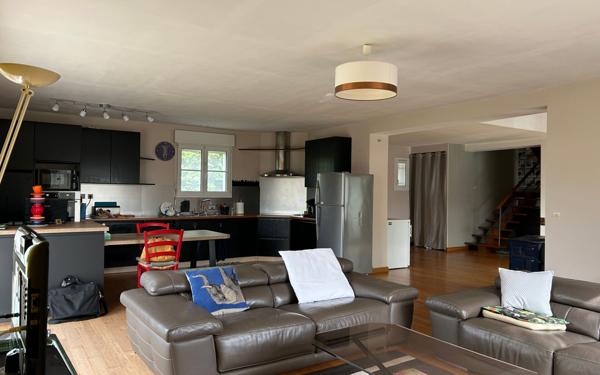 Maison à vendre    5 pièces • 171 m2 Périgny