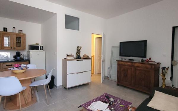 Immeuble à vendre    4 pièces •  Pont-Saint-Esprit