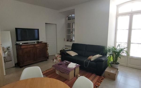 Immeuble à vendre    4 pièces •  Pont-Saint-Esprit