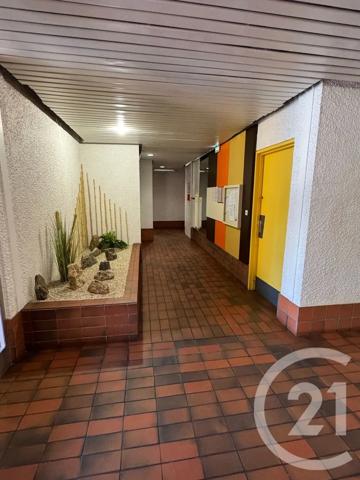 Appartement F3 à vendre  3 pièces - 68 m 2   DREUX  - 28