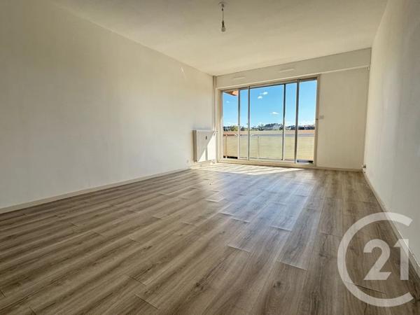 Appartement F3 à vendre  3 pièces - 68 m 2   DREUX  - 28