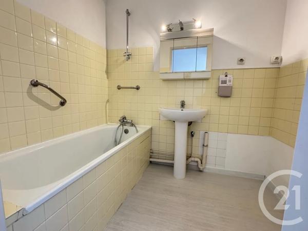 Appartement F3 à vendre  3 pièces - 68 m 2   DREUX  - 28