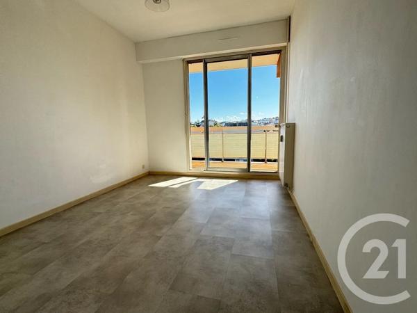 Appartement F3 à vendre  3 pièces - 68 m 2   DREUX  - 28