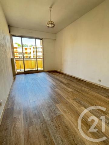 Appartement F3 à vendre  3 pièces - 68 m 2   DREUX  - 28