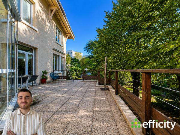 Maison
         10 pièces
        - 375 m² 398 000 € *