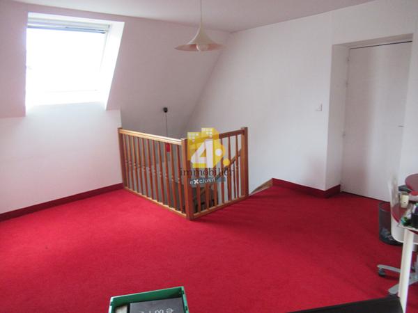 Maison - 12 pièces - 225 m²