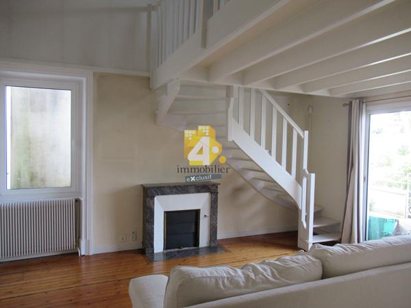 Maison - 12 pièces - 225 m²