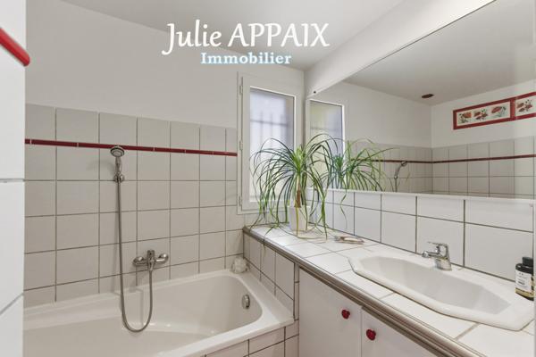 Boulouris (83700) VILLA INDIVIDUELLE AVEC PISCINE PROCHE MER ET COMMERCES